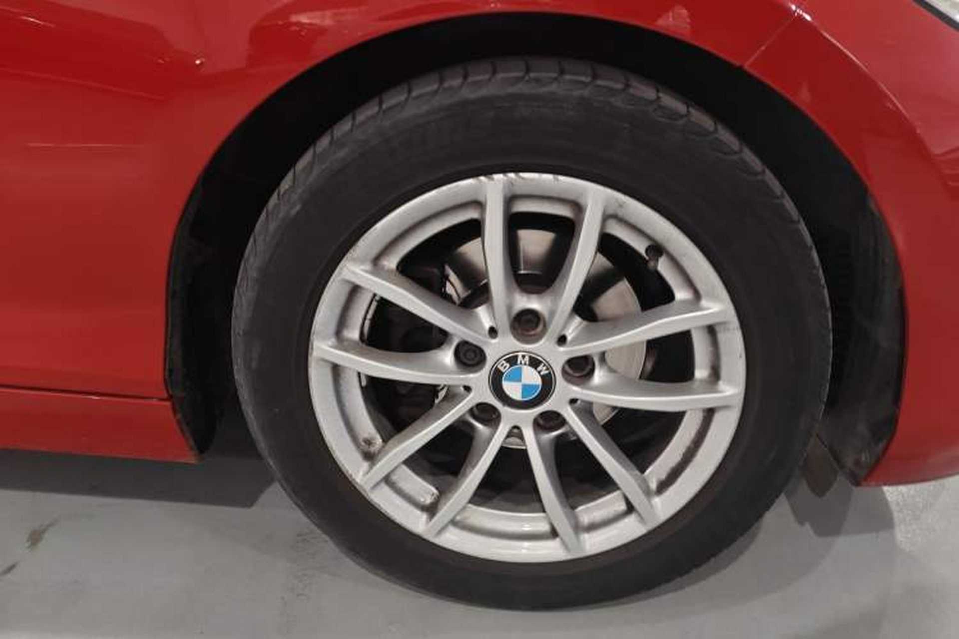 Used BMW 2 Series 2015 218i Convertible Coupe Right Front Wheel Hub