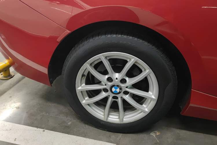 Used BMW 2 Series 2015 218i Convertible Coupe Right Rear Wheel Hub