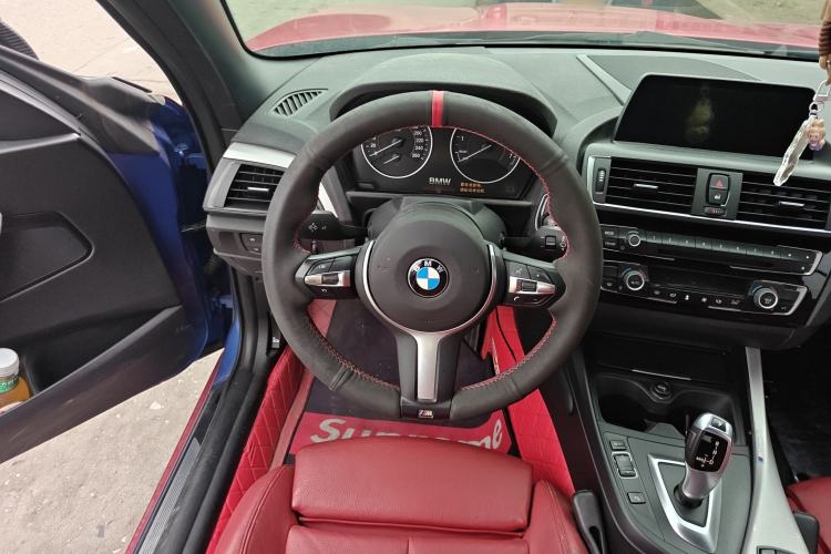 Used BMW 2 Series 2015 220i Convertible Coupe Leading Model Steering Wheel