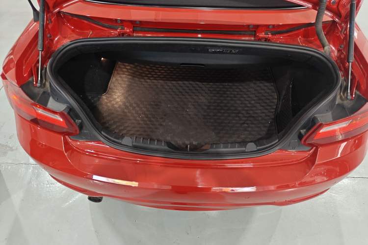 Used BMW 2 Series 2015 218i Convertible Coupe Trunk