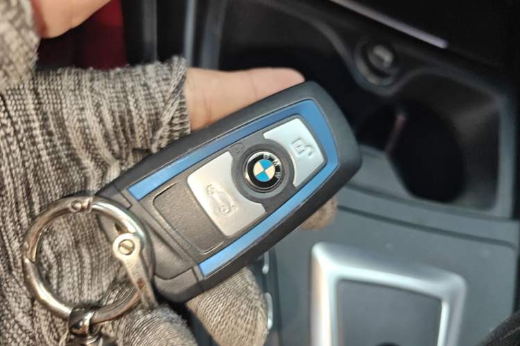 Used BMW 2 Series 2015 220i Convertible Coupe Leading Model Vehicle Key