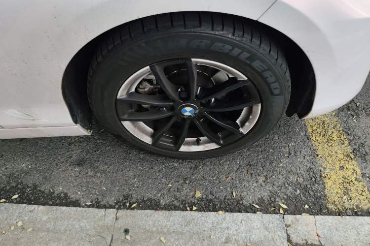 Used BMW 2 Series 2015 218i Convertible Coupe Right Front Wheel Hub