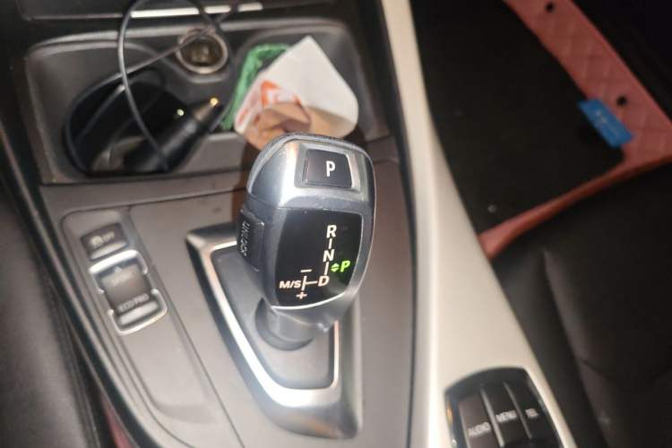 Used BMW 2 Series 2015 218i Convertible Coupe Gear Lever