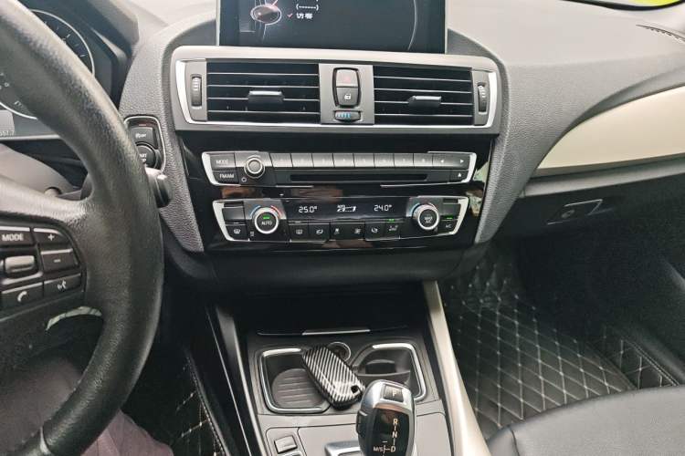 Used BMW 2 Series 2015 220i Convertible Coupe Leading Model Audio And AC Panel