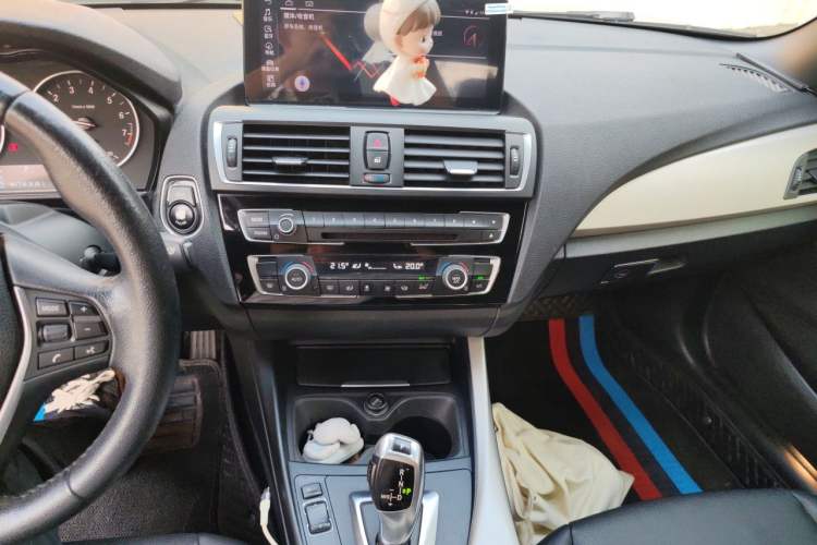 Used BMW 2 Series 2015 220i Convertible Coupe Leading Model Audio And AC Panel