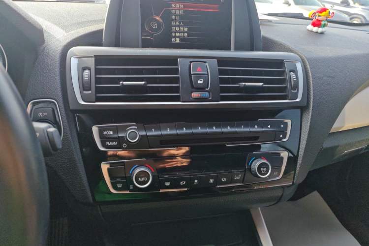 Used BMW 2 Series 2015 218i Convertible Coupe Audio And AC Panel