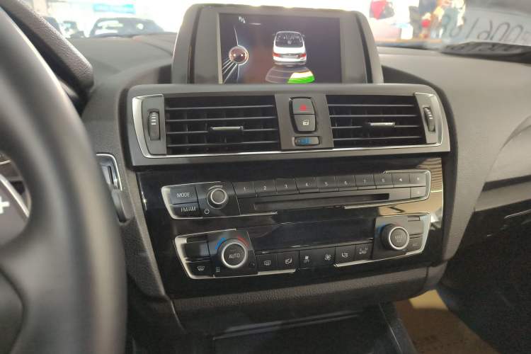 Used BMW 2 Series 2015 220i Convertible Coupe Leading Model Audio And AC Panel