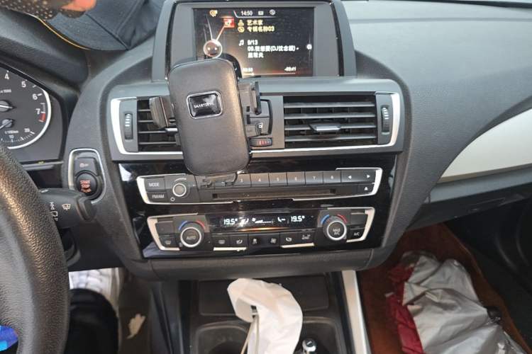 Used BMW 2 Series 2015 218i Convertible Coupe Audio And AC Panel