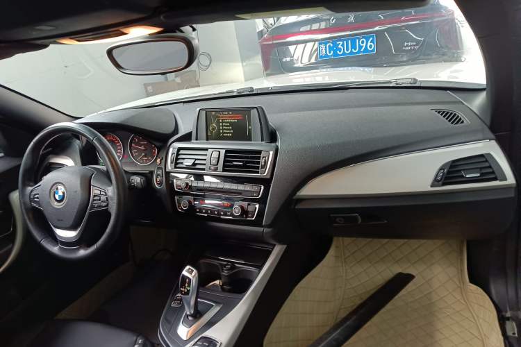 Used BMW 2 Series 2015 218i Convertible Coupe Center Console