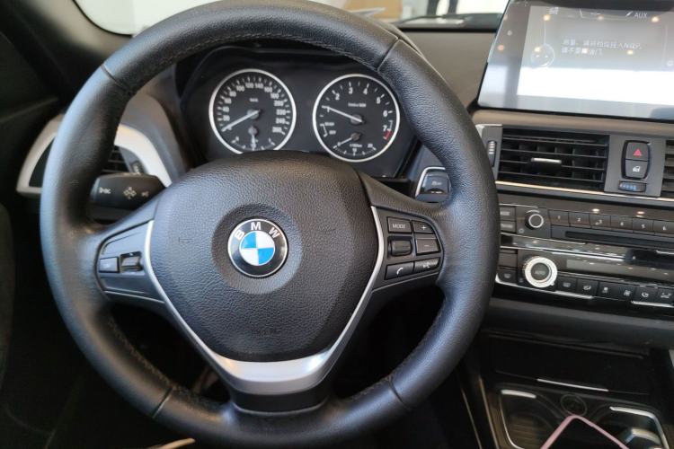 Used BMW 2 Series 2015 218i Convertible Coupe Center Console