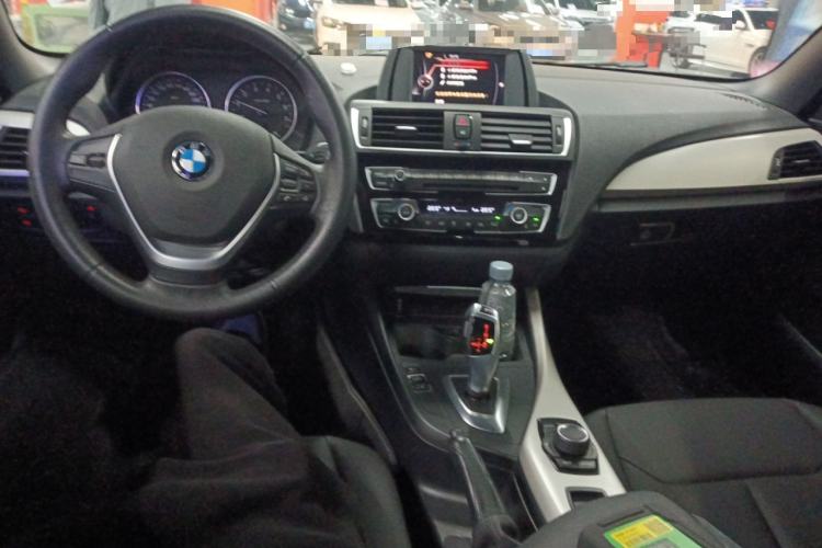Used BMW 2 Series 2015 218i Convertible Coupe Center Console