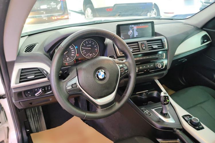 Used BMW 2 Series 2015 218i Center Console