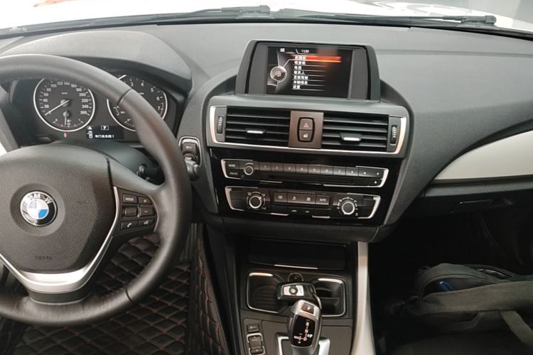 Used BMW 2 Series 2015 218i Center Console