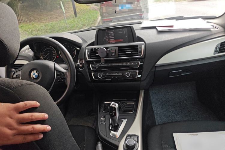 Used BMW 2 Series 2015 218i Center Console