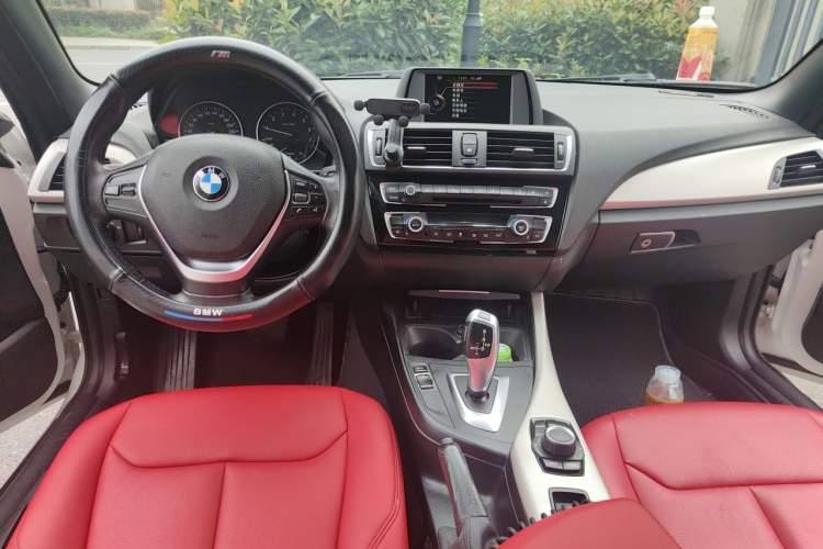 Used BMW 2 Series 2015 218i Convertible Coupe Center Console