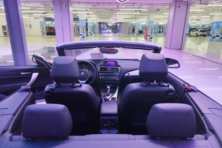 Used BMW 2 Series 2015 218i Convertible Coupe Center Console