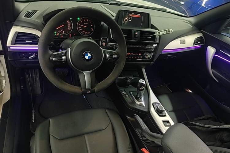 Used BMW 2 Series 2015 220i Convertible Coupe Leading Model Center Console