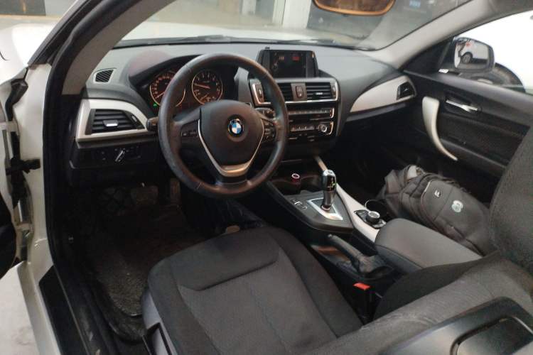Used BMW 2 Series 2015 218i Center Console