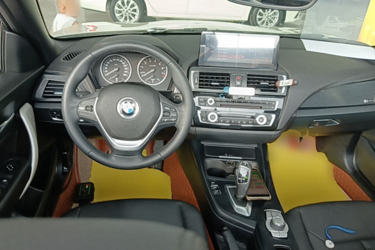 Used BMW 2 Series 2015 218i Convertible Coupe Center Console
