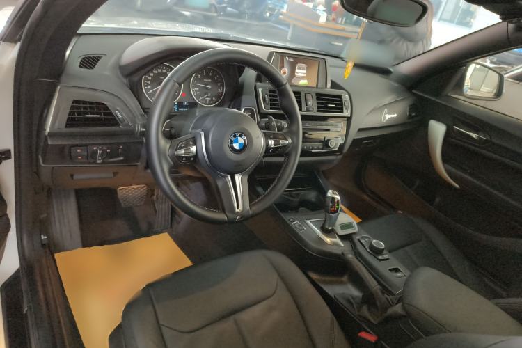 Used BMW 2 Series 2015 220i Convertible Coupe Leading Model Center Console