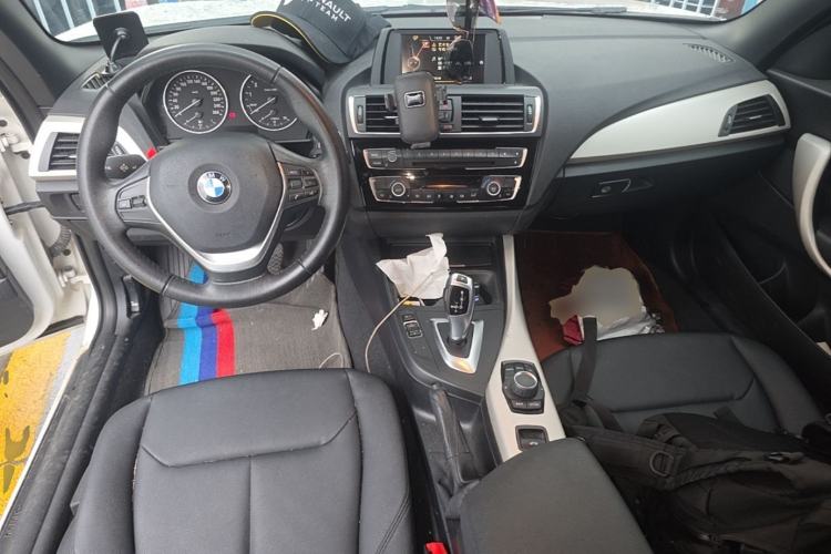 Used BMW 2 Series 2015 218i Convertible Coupe Center Console