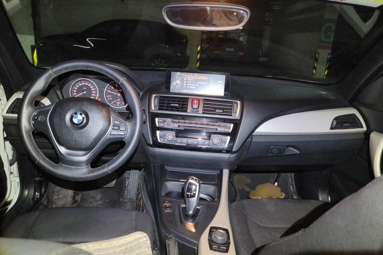 Used BMW 2 Series 2015 218i Convertible Coupe Center Console