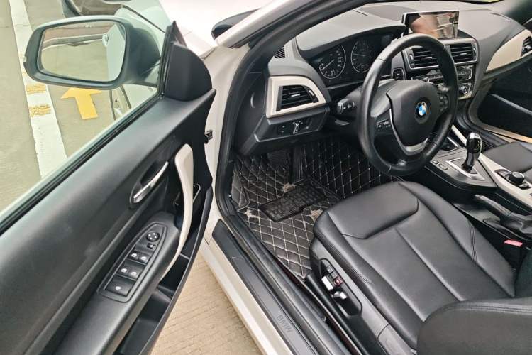 Used BMW 2 Series 2015 220i Convertible Coupe Leading Model Driver Seat