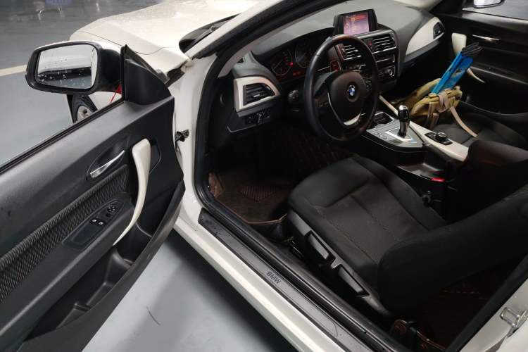 Used BMW 2 Series 2015 218i Driver Seat