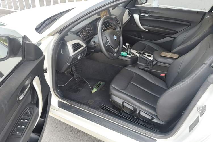 Used BMW 2 Series 2015 218i Convertible Coupe Driver Seat