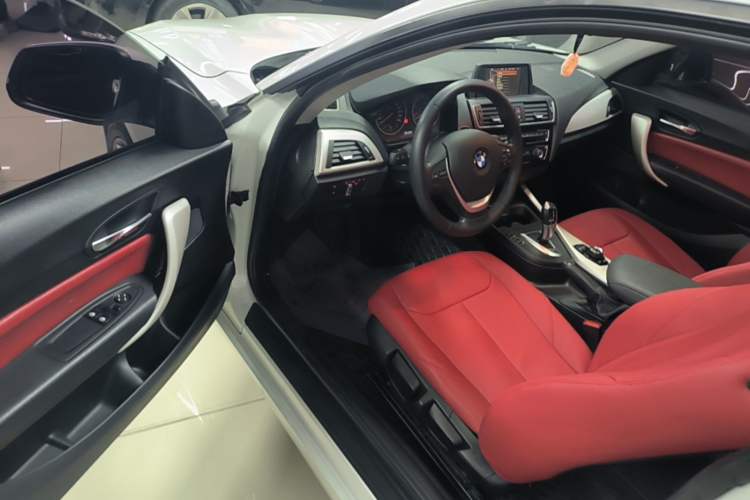 Used BMW 2 Series 2015 218i Driver Seat