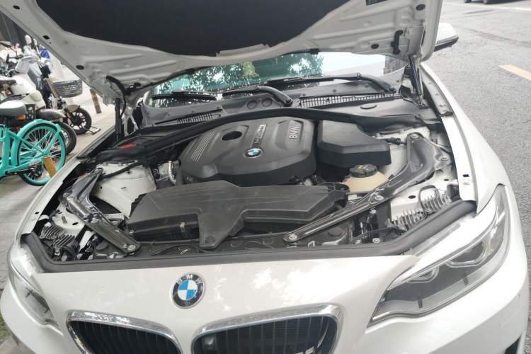 Used BMW 2 Series 2015 218i Convertible Coupe Engine Bay