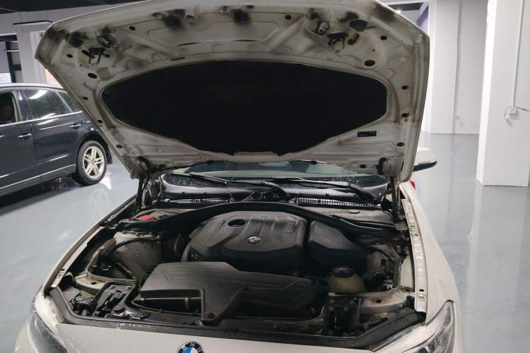 Used BMW 2 Series 2015 218i Engine Bay