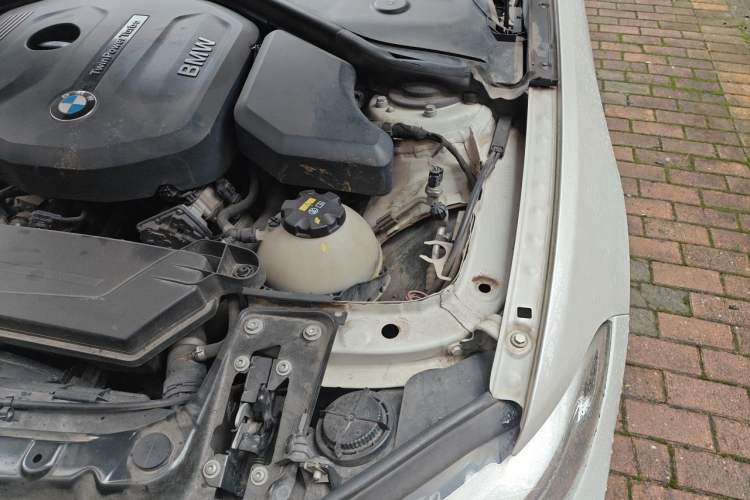 Used BMW 2 Series 2015 218i Engine Bay Left