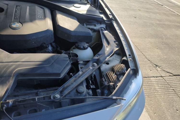 Used BMW 2 Series 2015 218i Convertible Coupe Engine Bay Left