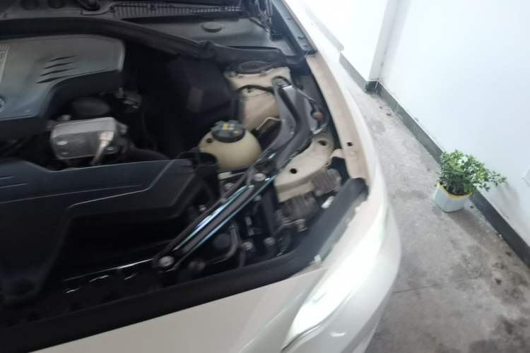 Used BMW 2 Series 2015 220i Convertible Coupe Leading Model Engine Bay Left