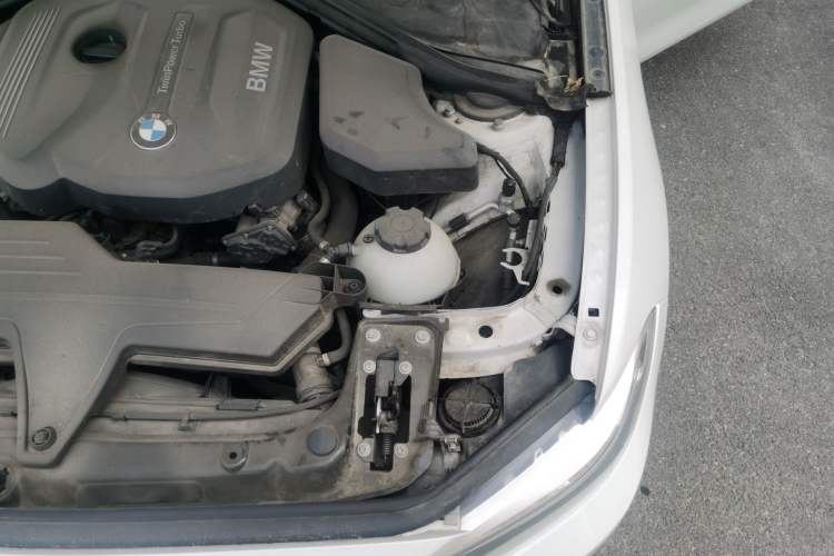 Used BMW 2 Series 2015 218i Engine Bay Left