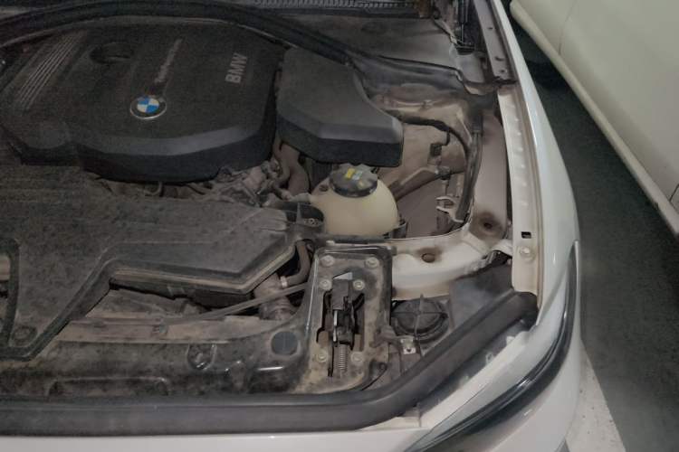 Used BMW 2 Series 2015 218i Engine Bay Left