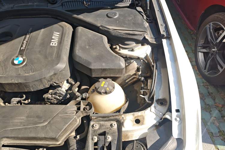 Used BMW 2 Series 2015 218i Engine Bay Left