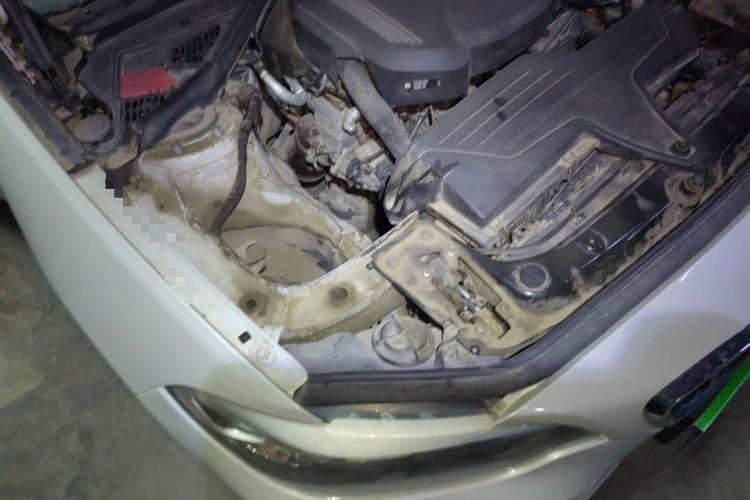 Used BMW 2 Series 2015 218i Engine Bay Right