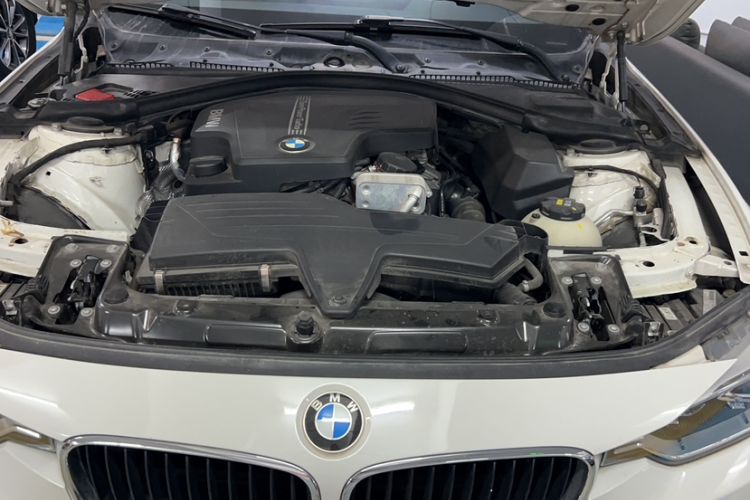 Used BMW 2 Series 2015 218i Convertible Coupe Engine Bay