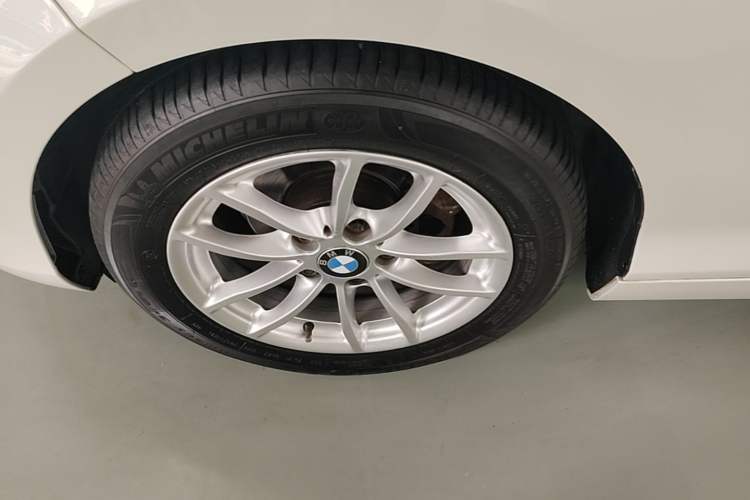 Used BMW 2 Series 2015 218i Exterior 1