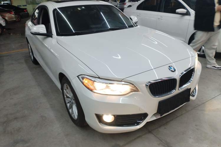 Used BMW 2 Series 2015 218i Exterior 1