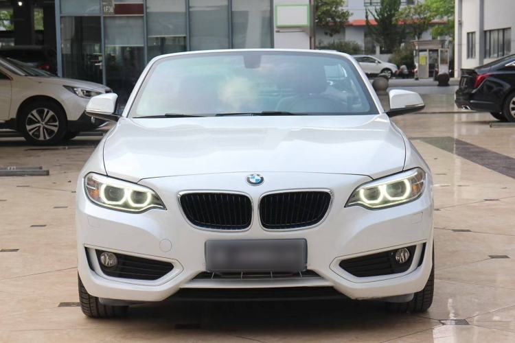 Used BMW 2 Series 2015 220i Convertible Coupe Leading Model Exterior 2