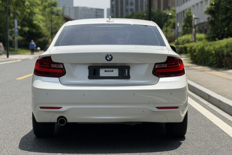 Used BMW 2 Series 2015 218i Exterior 2