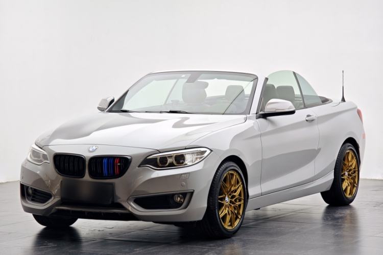 Used BMW 2 Series 2015 220i Convertible Coupe Leading Model Exterior 2