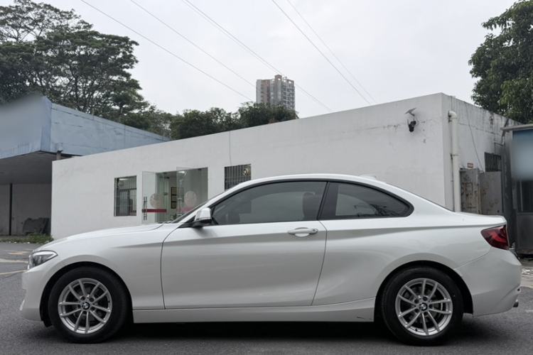 Used BMW 2 Series 2015 218i Exterior 3