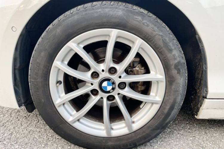 Used BMW 2 Series 2015 218i Exterior 3