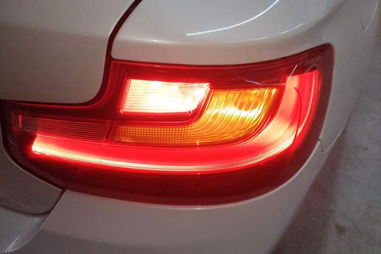 Used BMW 2 Series 2015 218i Exterior 3