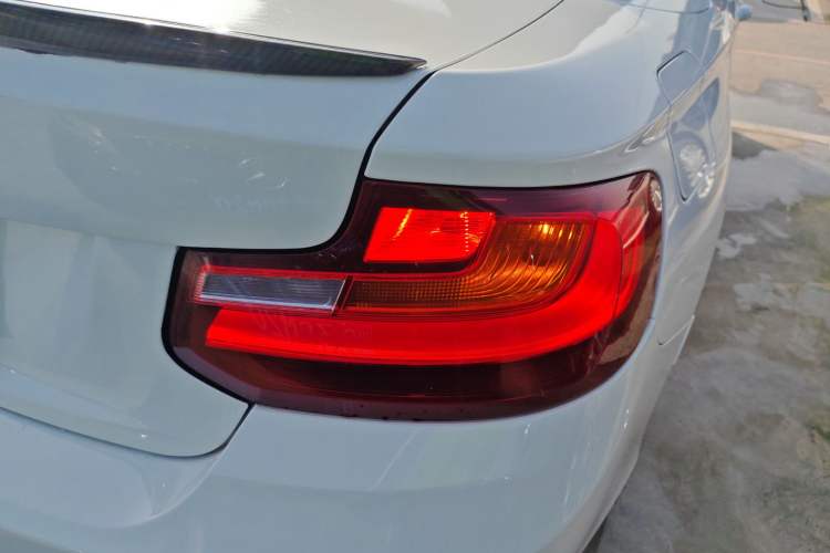 Used BMW 2 Series 2015 218i Convertible Coupe Exterior 3