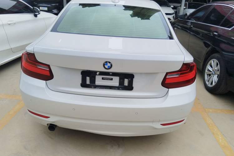 Used BMW 2 Series 2015 218i Exterior 4